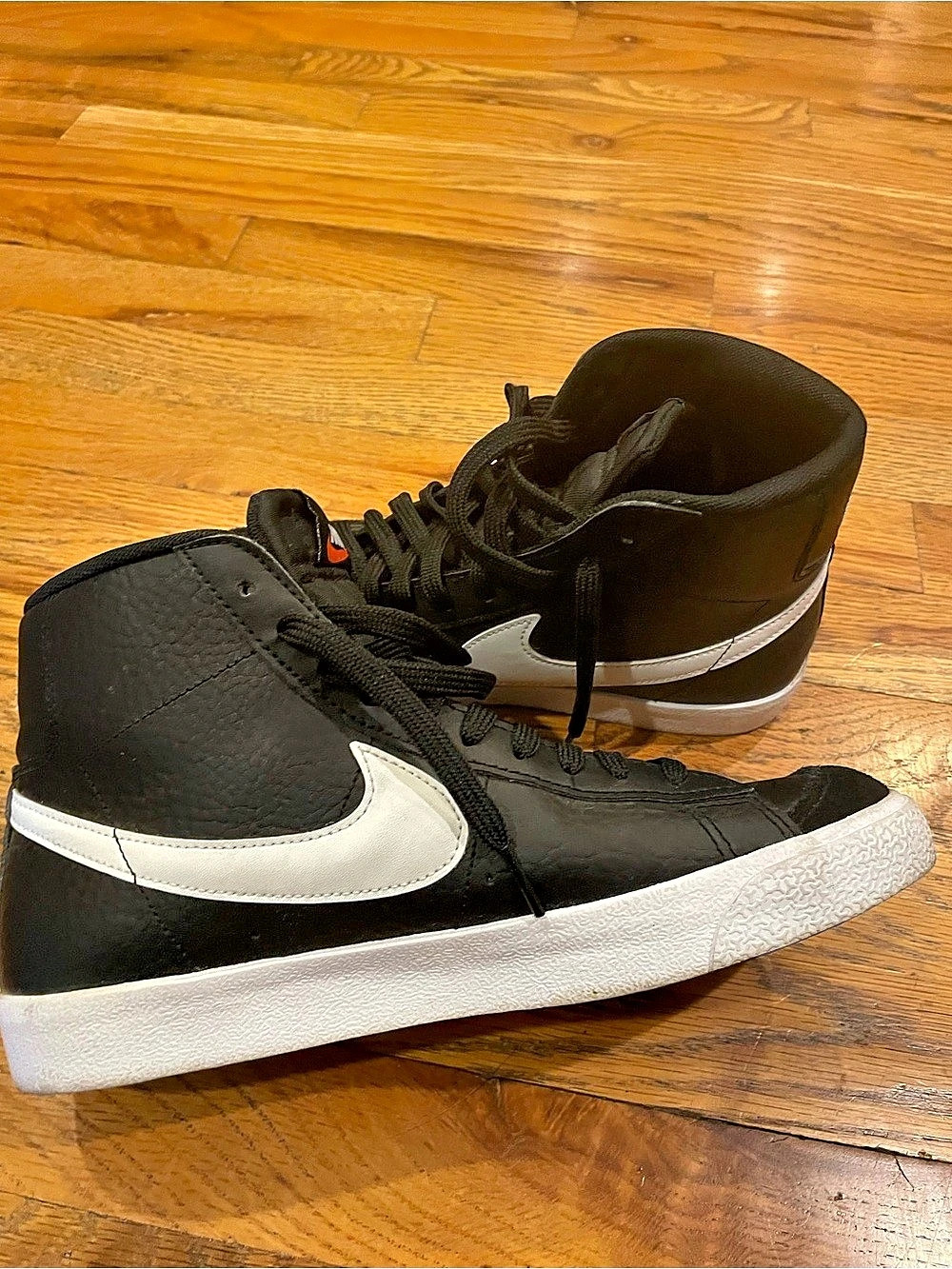 Nike Blazer Mid '77 Vintage Black Sail & White Sneakers